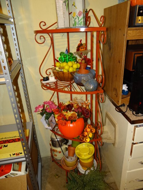 Property photo 13 - Personal Property Auction, Furniture, Glassware, Pictures, Kitchen Appliances, Household, Fishing Gear, Vintage Cameras, Electronics, Toys, Games